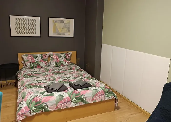 Good Time In Apartment