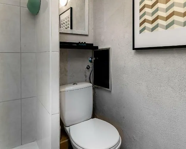 Good Time In Apartment *